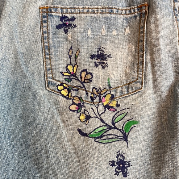 LILU 🌸 women’s jeans, size 3, distressed flower/bead boho look - Picture 8 of 13